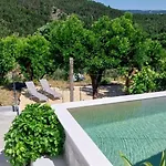 Stunning Views Pool Дом отдыха *