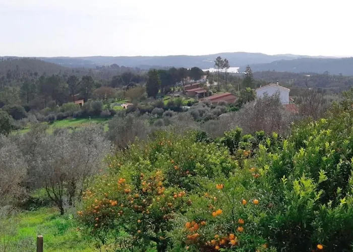 Stunning Views Pool Tomar